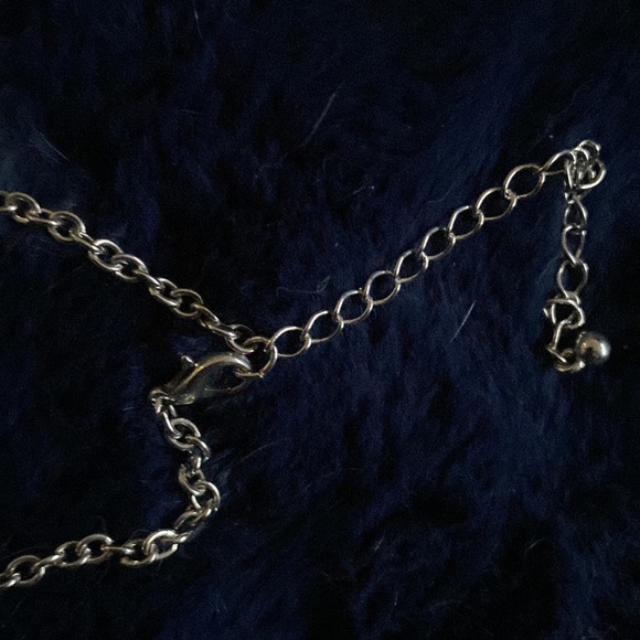 Vintage semiprecious stones in lime green and silvertone metal - Picture 4 of 4